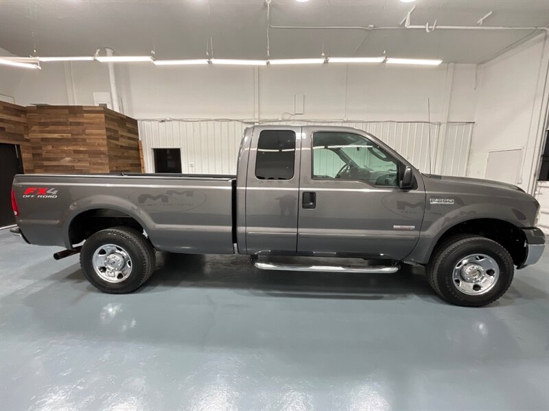 2006 Ford F-250 XLT Super Duty 4X4 / 6.0L V8 DIESEL /1-OWNER  / LOCAL OREGON TRUCK w. ZERO RUST / LONG BED - Photo 4 - Gladstone, OR 97027