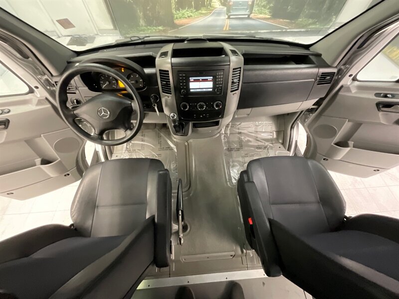 2014 Mercedes-Benz Sprinter 2500 Passenger Van 3.0L V6 DIESEL / HIGHROOF  / 15-Passenger Van / 170 " WB / HIGHROOF / 1-OWNER / Excel Cond - Photo 12 - Gladstone, OR 97027