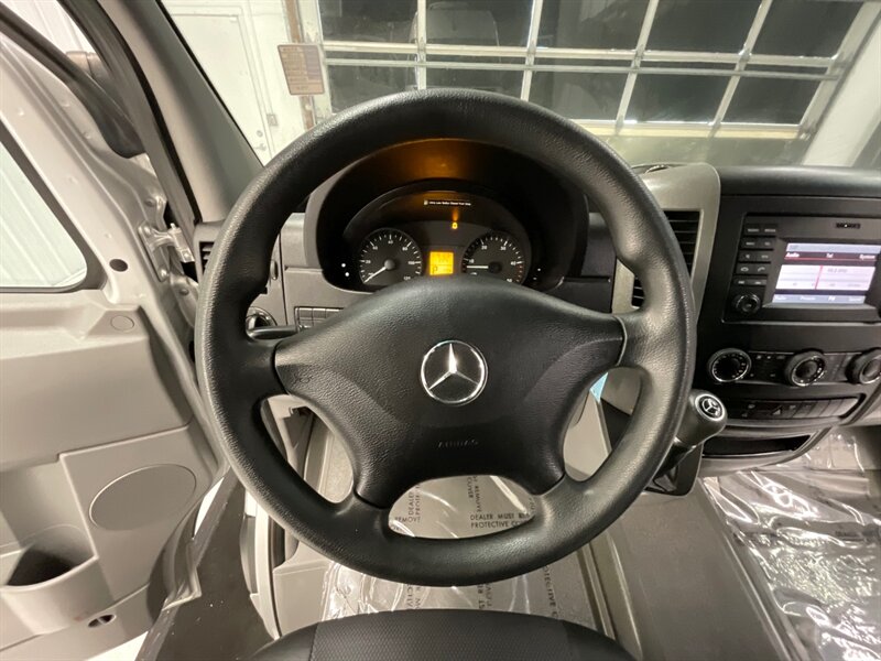 2014 Mercedes-Benz Sprinter 2500 Passenger Van 3.0L V6 DIESEL / HIGHROOF  / 15-Passenger Van / 170 " WB / HIGHROOF / 1-OWNER / Excel Cond - Photo 32 - Gladstone, OR 97027