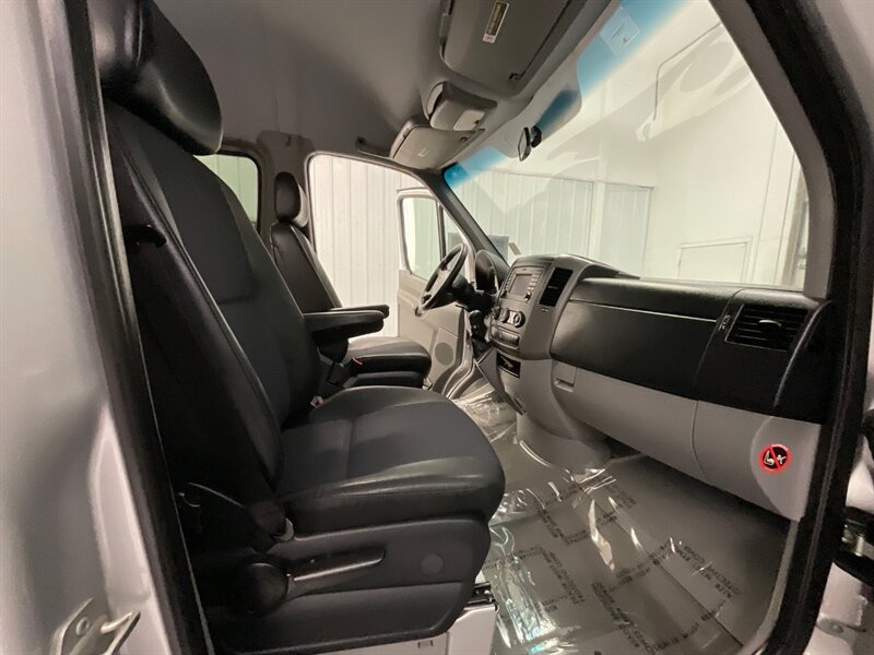 2014 Mercedes-Benz Sprinter 2500 Passenger Van 3.0L V6 DIESEL / HIGHROOF  / 15-Passenger Van / 170 " WB / HIGHROOF / 1-OWNER / Excel Cond - Photo 15 - Gladstone, OR 97027