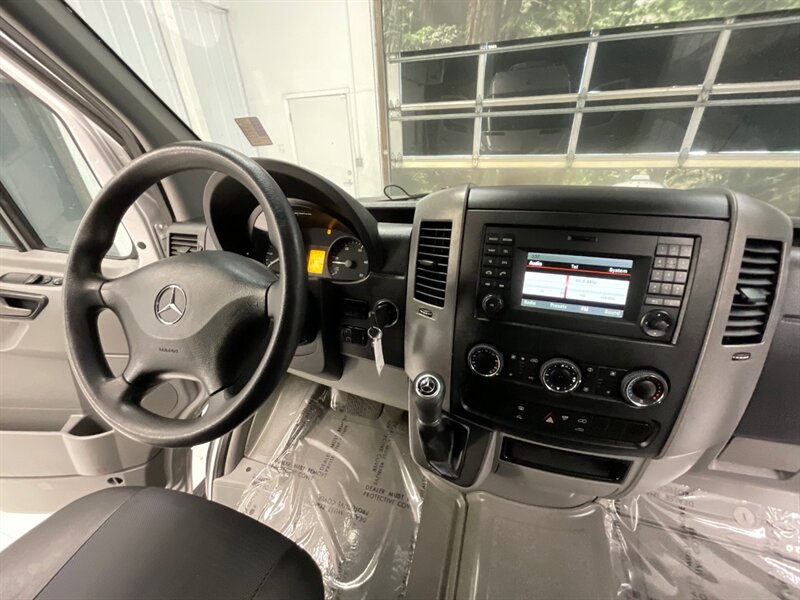 2014 Mercedes-Benz Sprinter 2500 Passenger Van 3.0L V6 DIESEL / HIGHROOF  / 15-Passenger Van / 170 " WB / HIGHROOF / 1-OWNER / Excel Cond - Photo 18 - Gladstone, OR 97027