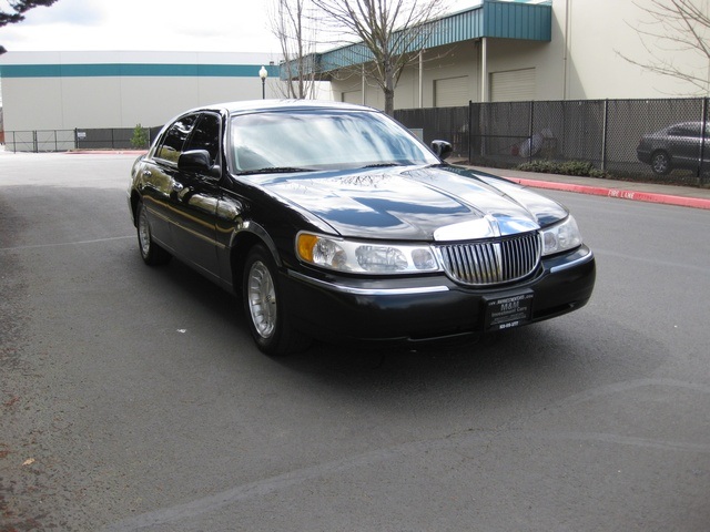 1999 Lincoln Town Car Executive   - Photo 7 - Portland, OR 97217