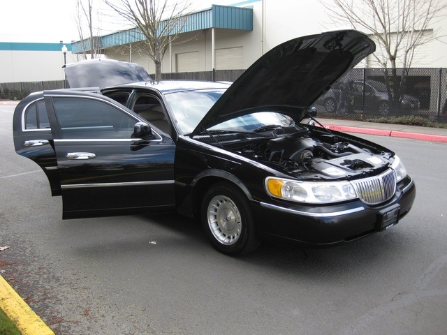 1999 Lincoln Town Car Executive   - Photo 14 - Portland, OR 97217