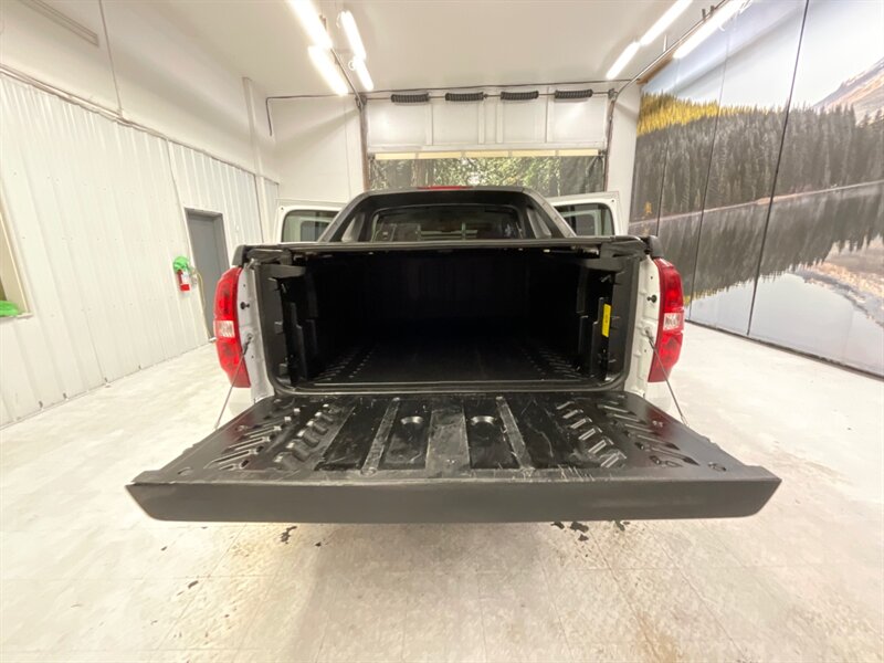 2007 Chevrolet Avalanche LTZ 1500 Sport Utility Truck 4X4 / Leather Heated  / Sunroof / Excel Cond - Photo 46 - Gladstone, OR 97027