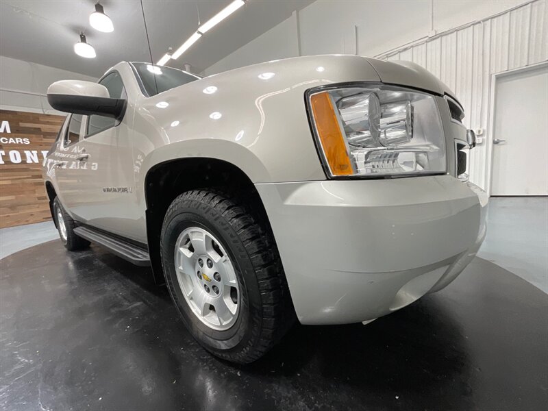 2009 Chevrolet Avalanche LT Sport Utility Pickup / V8 5.3L / Backup Camera  / LOCAL SUV - Photo 38 - Gladstone, OR 97027