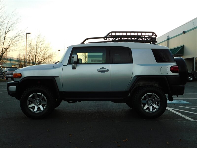 2007 Toyota FJ Cruiser 4dr SUV 4X4 / Diff Locks/ NEW LIFT & TIRES / SHARP   - Photo 3 - Portland, OR 97217