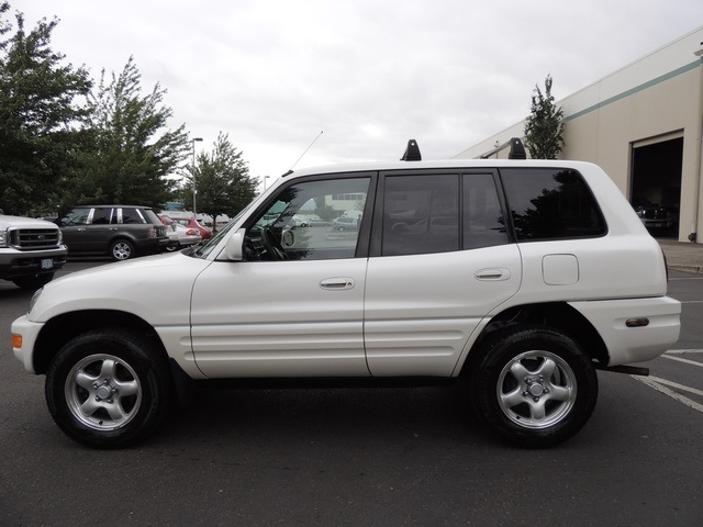 1999 Toyota RAV4 Sport Utility / AWD / 4Cyl / 5-Speed / Gas Saver   - Photo 3 - Portland, OR 97217