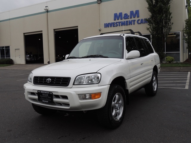 1999 Toyota RAV4 Sport Utility / AWD / 4Cyl / 5-Speed / Gas Saver   - Photo 1 - Portland, OR 97217