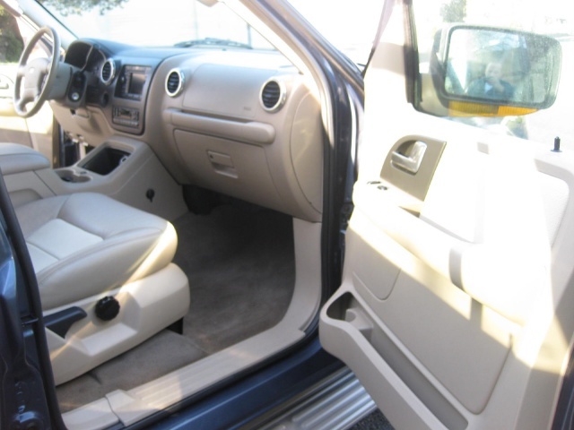 2003 Ford Expedition Eddie Bauer   - Photo 33 - Portland, OR 97217