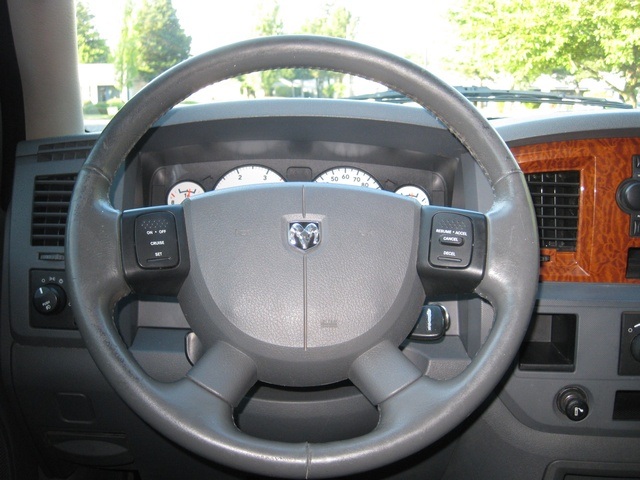 2006 Dodge Ram 2500 SLT/ 5.9L Diesel/ 6-Speed Manual   - Photo 26 - Portland, OR 97217