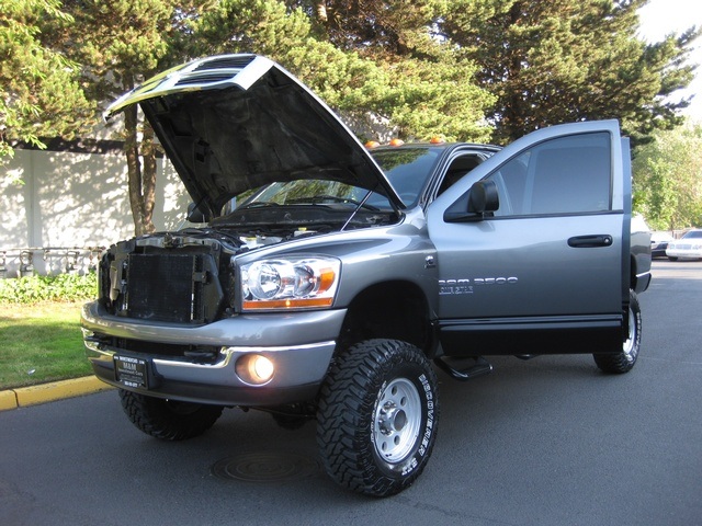 2006 Dodge Ram 2500 SLT/ 5.9L Diesel/ 6-Speed Manual   - Photo 8 - Portland, OR 97217