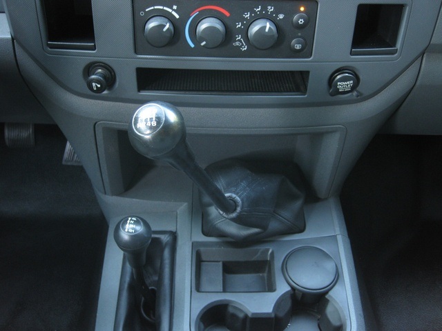 2006 Dodge Ram 2500 SLT/ 5.9L Diesel/ 6-Speed Manual   - Photo 30 - Portland, OR 97217