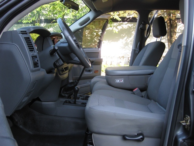 2006 Dodge Ram 2500 SLT/ 5.9L Diesel/ 6-Speed Manual   - Photo 20 - Portland, OR 97217