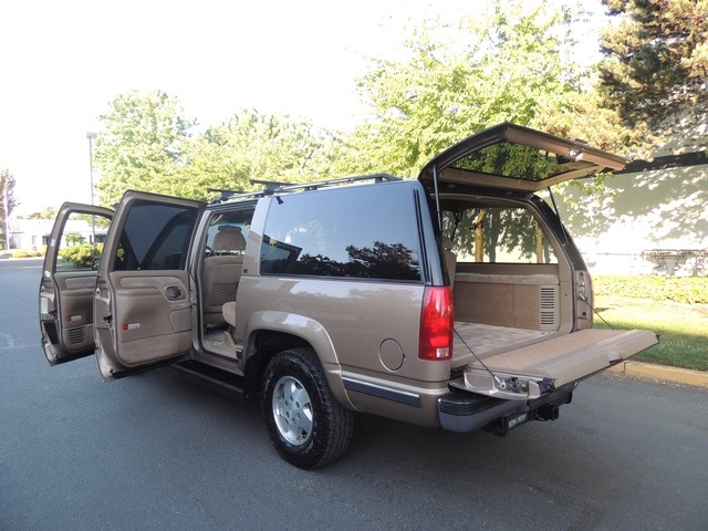 1995 Chevrolet Suburban K1500/4WD/ 3rd Seat / Runs Excellent   - Photo 11 - Portland, OR 97217