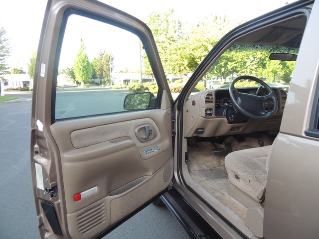 1995 Chevrolet Suburban K1500/4WD/ 3rd Seat / Runs Excellent   - Photo 18 - Portland, OR 97217