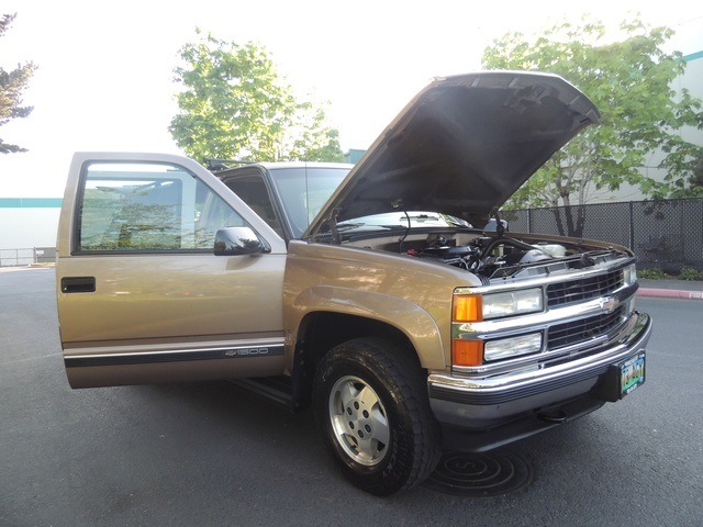 1995 Chevrolet Suburban K1500/4WD/ 3rd Seat / Runs Excellent   - Photo 15 - Portland, OR 97217