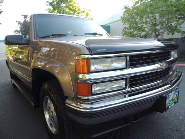 1995 Chevrolet Suburban K1500/4WD/ 3rd Seat / Runs Excellent