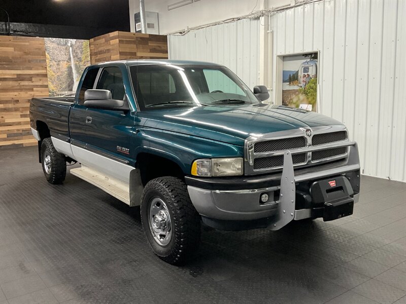 1999 Dodge Ram 2500 Laramie SLT 4X4/ 5.9L CUMMINS DIESEL / 103,000 MIL  LOCAL OREGON TRUCK / RUST FREE / BRAND NEW TIRES / LONG BED / CLEAN LOW MILES - Photo 2 - Gladstone, OR 97027