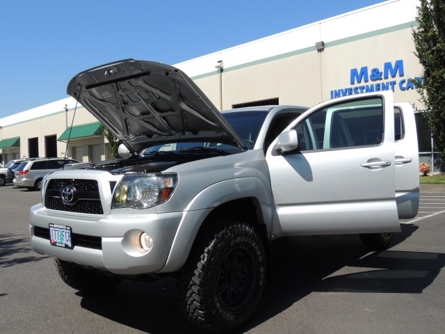 2011 Toyota Tacoma V6 / Crew Cab / 4X4 / TRD OFF RD / SPORT/ LIFTED   - Photo 25 - Portland, OR 97217