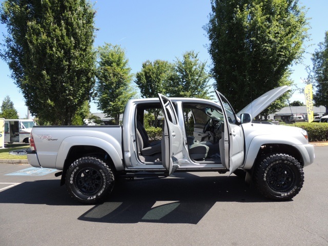 2011 Toyota Tacoma V6 / Crew Cab / 4X4 / TRD OFF RD / SPORT/ LIFTED   - Photo 32 - Portland, OR 97217