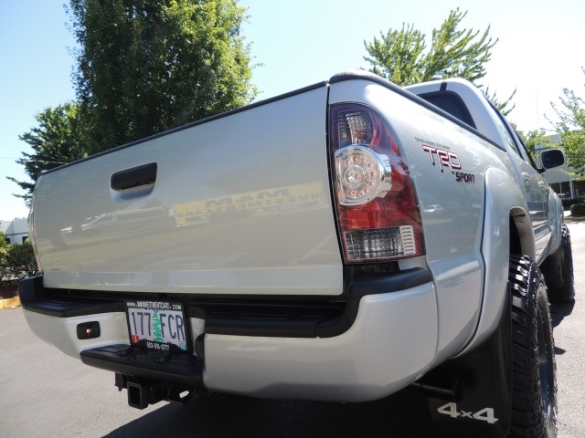 2011 Toyota Tacoma V6 / Crew Cab / 4X4 / TRD OFF RD / SPORT/ LIFTED   - Photo 11 - Portland, OR 97217