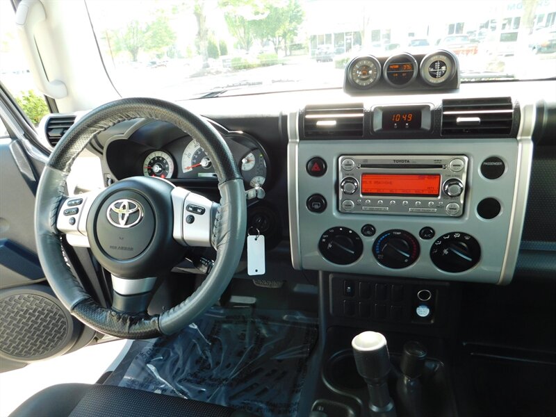 2014 Toyota FJ Cruiser 4X4 / TRD PKG / CRAWL CONTROL / LOW MILES LIFTED   - Photo 18 - Portland, OR 97217