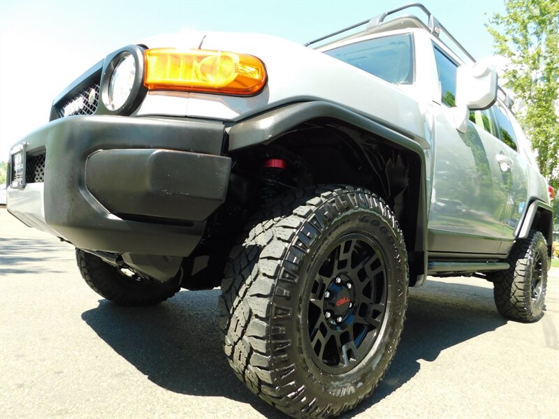 2014 Toyota FJ Cruiser 4X4 / TRD PKG / CRAWL CONTROL / LOW MILES LIFTED   - Photo 9 - Portland, OR 97217