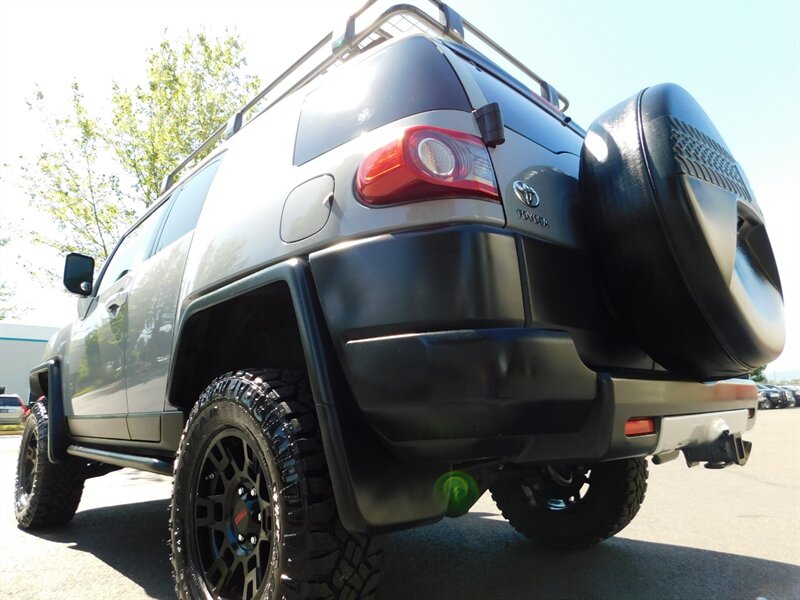 2014 Toyota FJ Cruiser 4X4 / TRD PKG / CRAWL CONTROL / LOW MILES LIFTED   - Photo 11 - Portland, OR 97217