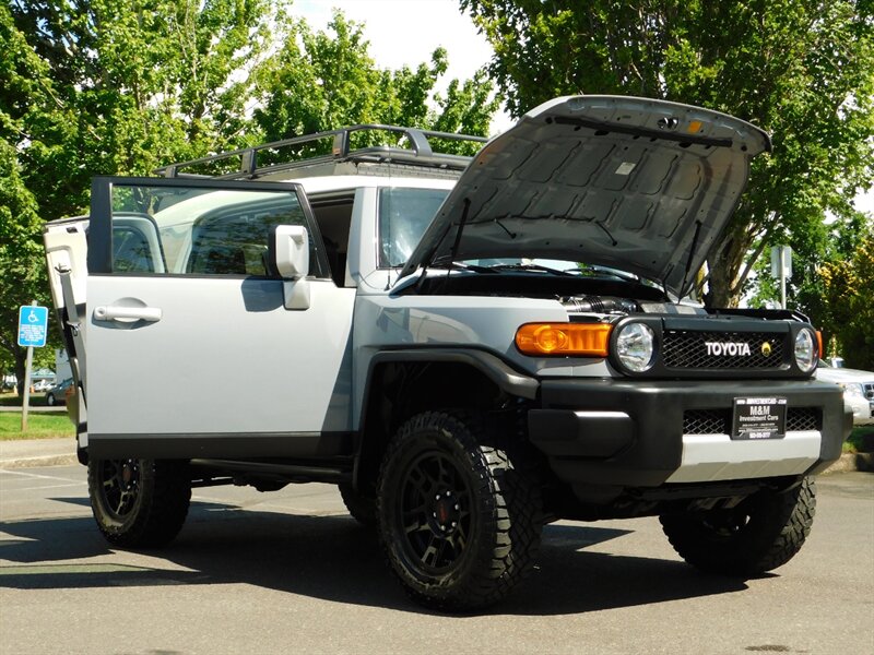 2014 Toyota FJ Cruiser 4X4 / TRD PKG / CRAWL CONTROL / LOW MILES LIFTED   - Photo 30 - Portland, OR 97217