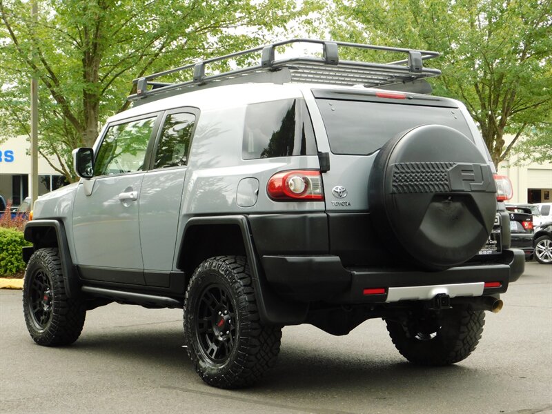 2014 Toyota FJ Cruiser 4X4 / TRD PKG / CRAWL CONTROL / LOW MILES LIFTED   - Photo 7 - Portland, OR 97217