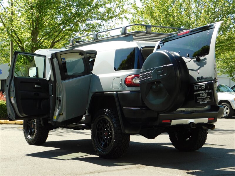 2014 Toyota FJ Cruiser 4X4 / TRD PKG / CRAWL CONTROL / LOW MILES LIFTED   - Photo 27 - Portland, OR 97217