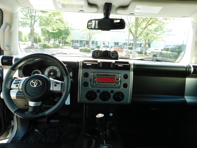 2014 Toyota FJ Cruiser 4X4 / TRD PKG / CRAWL CONTROL / LOW MILES LIFTED   - Photo 36 - Portland, OR 97217