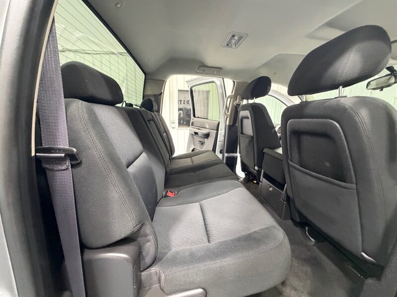 2011 Chevrolet Silverado 1500 LT Crew Cab 4X4 5.3L V8 / 1-OWNER LOCAL/ 74K MILES /Towing Pkg / Spray in bed liner /ZERO RUST - Photo 14 - Gladstone, OR 97027