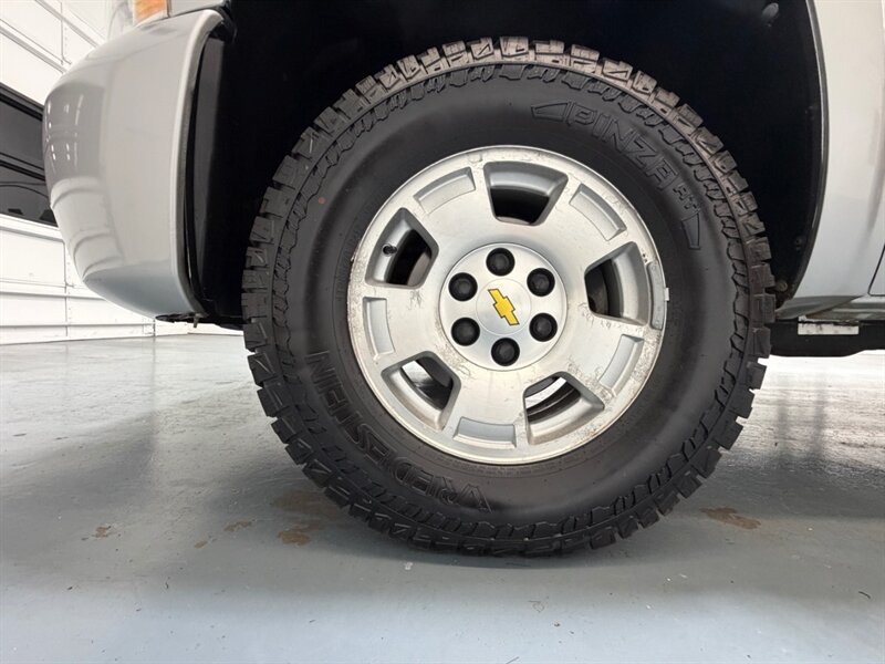 2011 Chevrolet Silverado 1500 LT Crew Cab 4X4 5.3L V8 / 1-OWNER LOCAL/ 74K MILES /Towing Pkg / Spray in bed liner /ZERO RUST - Photo 23 - Gladstone, OR 97027