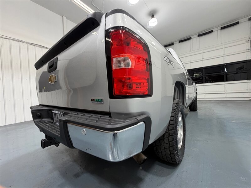 2011 Chevrolet Silverado 1500 LT Crew Cab 4X4 5.3L V8 / 1-OWNER LOCAL/ 74K MILES /Towing Pkg / Spray in bed liner /ZERO RUST - Photo 48 - Gladstone, OR 97027