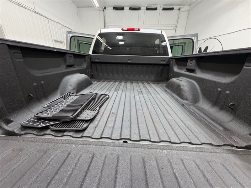 2011 Chevrolet Silverado 1500 LT Crew Cab 4X4 5.3L V8 / 1-OWNER LOCAL/ 74K MILES /Towing Pkg / Spray in bed liner /ZERO RUST - Photo 11 - Gladstone, OR 97027