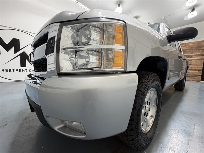 2011 Chevrolet Silverado 1500 LT Crew Cab 4X4 5.3L V8 / 1-OWNER LOCAL/ 74K MILES /Towing Pkg / Spray in bed liner /ZERO RUST - Photo 46 - Gladstone, OR 97027