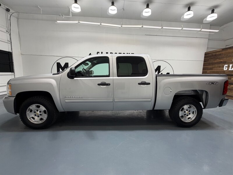 2011 Chevrolet Silverado 1500 LT Crew Cab 4X4 5.3L V8 / 1-OWNER LOCAL/ 74K MILES /Towing Pkg / Spray in bed liner /ZERO RUST - Photo 3 - Gladstone, OR 97027