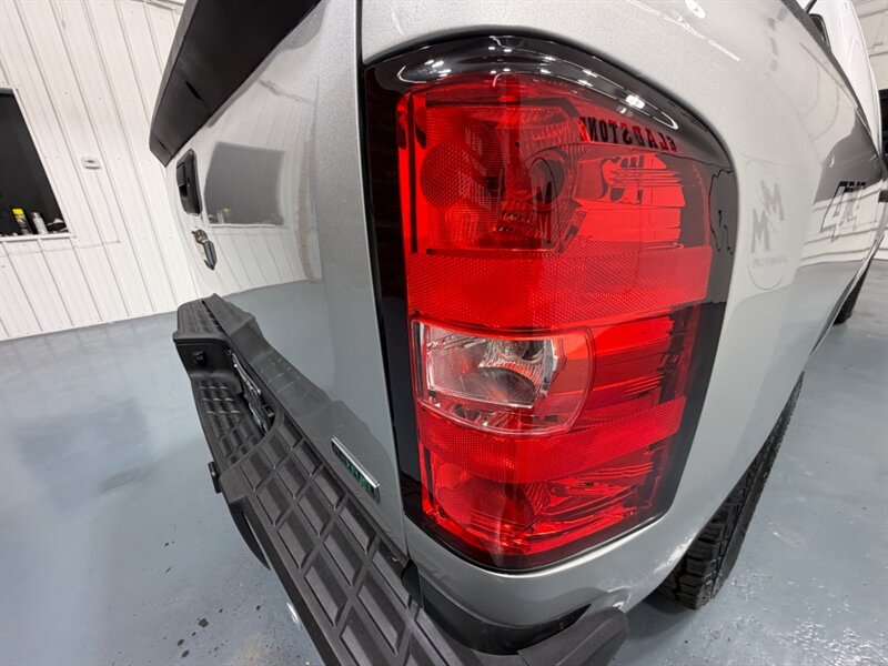 2011 Chevrolet Silverado 1500 LT Crew Cab 4X4 5.3L V8 / 1-OWNER LOCAL/ 74K MILES /Towing Pkg / Spray in bed liner /ZERO RUST - Photo 28 - Gladstone, OR 97027