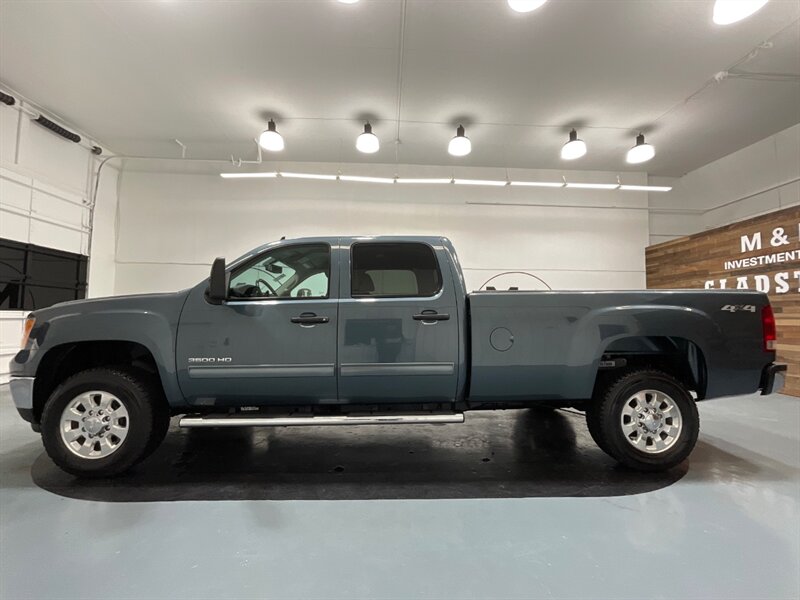 2013 GMC Sierra 3500 SLE Crew Cab 4X4 / 6.6L DIESEL / ONLY 29.000 MILES  / LOCAL w. ZERO RUST / SRW - Photo 3 - Gladstone, OR 97027