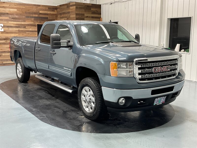 2013 GMC Sierra 3500 SLE Crew Cab 4X4 / 6.6L DIESEL / ONLY 29.000 MILES  / LOCAL w. ZERO RUST / SRW - Photo 2 - Gladstone, OR 97027