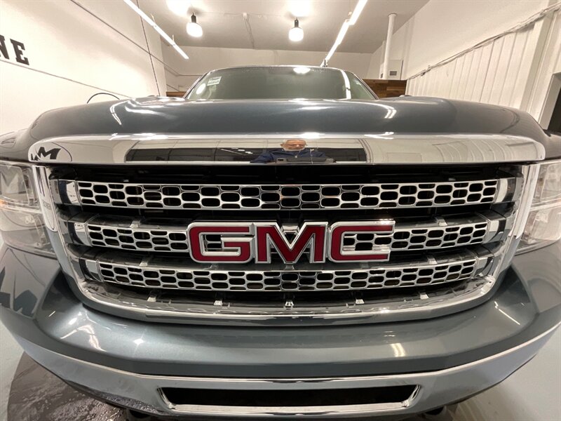 2013 GMC Sierra 3500 SLE Crew Cab 4X4 / 6.6L DIESEL / ONLY 29.000 MILES  / LOCAL w. ZERO RUST / SRW - Photo 30 - Gladstone, OR 97027