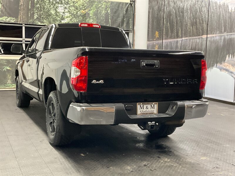 2014 Toyota Tundra SR5 4X4 / 5.7L V8 / Navigation & Backup Camera  LOCAL OREGON TRUCK / RUST FREE / Excel Cond - Photo 7 - Gladstone, OR 97027