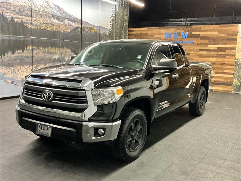 2014 Toyota Tundra SR5 4X4 / 5.7L V8 / Navigation & Backup Camera LOCAL ...