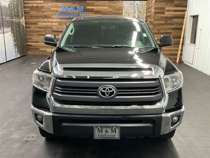 2014 Toyota Tundra SR5 4X4 / 5.7L V8 / Navigation & Backup Camera  LOCAL OREGON TRUCK / RUST FREE / Excel Cond - Photo 5 - Gladstone, OR 97027