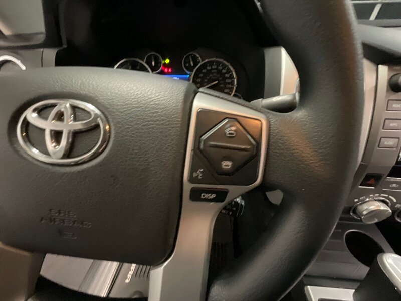 2014 Toyota Tundra SR5 4X4 / 5.7L V8 / Navigation & Backup Camera  LOCAL OREGON TRUCK / RUST FREE / Excel Cond - Photo 44 - Gladstone, OR 97027