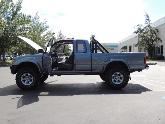 1997 Toyota Tacoma SR5 2dr / 4X4 / 6Cyl / 5-SPEED / LIFTED LIFTED   - Photo 10 - Portland, OR 97217