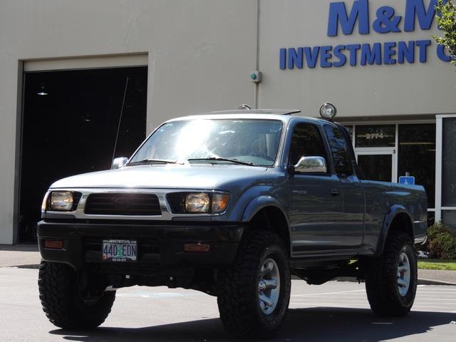 1997 Toyota Tacoma SR5 2dr / 4X4 / 6Cyl / 5-SPEED / LIFTED LIFTED   - Photo 1 - Portland, OR 97217