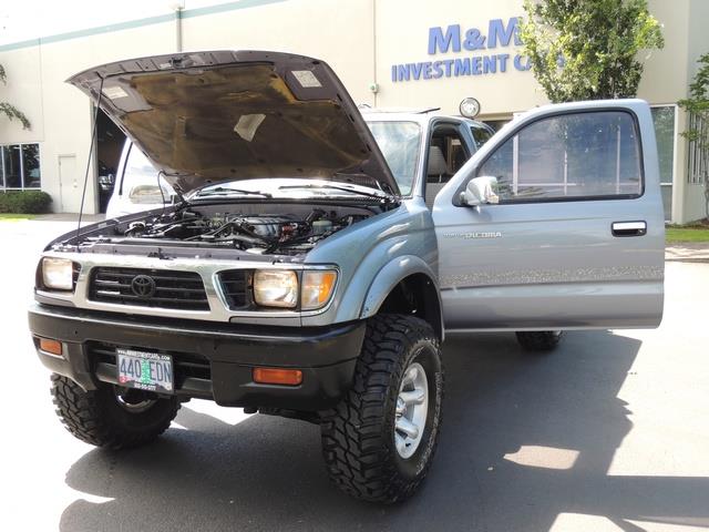 1997 Toyota Tacoma SR5 2dr / 4X4 / 6Cyl / 5-SPEED / LIFTED LIFTED   - Photo 9 - Portland, OR 97217