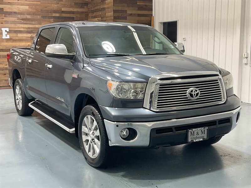 2010 Toyota Tundra Limited Platinum Crew Max 4X4 /5.7L V8 / NEW TIRES  / LOCAL TRUCK w. ZERO RUST - Photo 2 - Gladstone, OR 97027